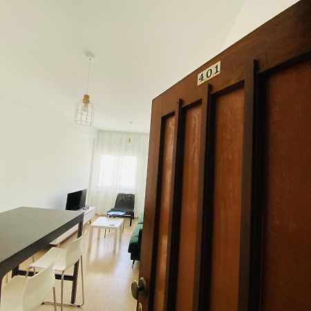Simple One Bedroom Flat In Engomi エクステリア 写真