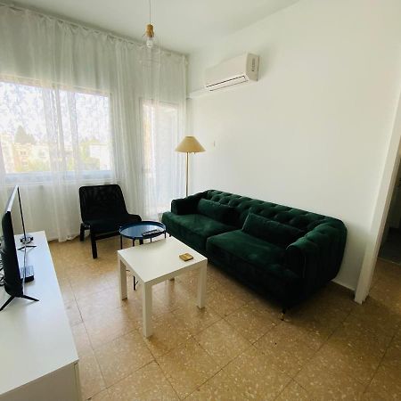 Simple One Bedroom Flat In Engomi エクステリア 写真
