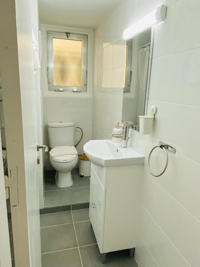 Simple One Bedroom Flat In Engomi エクステリア 写真